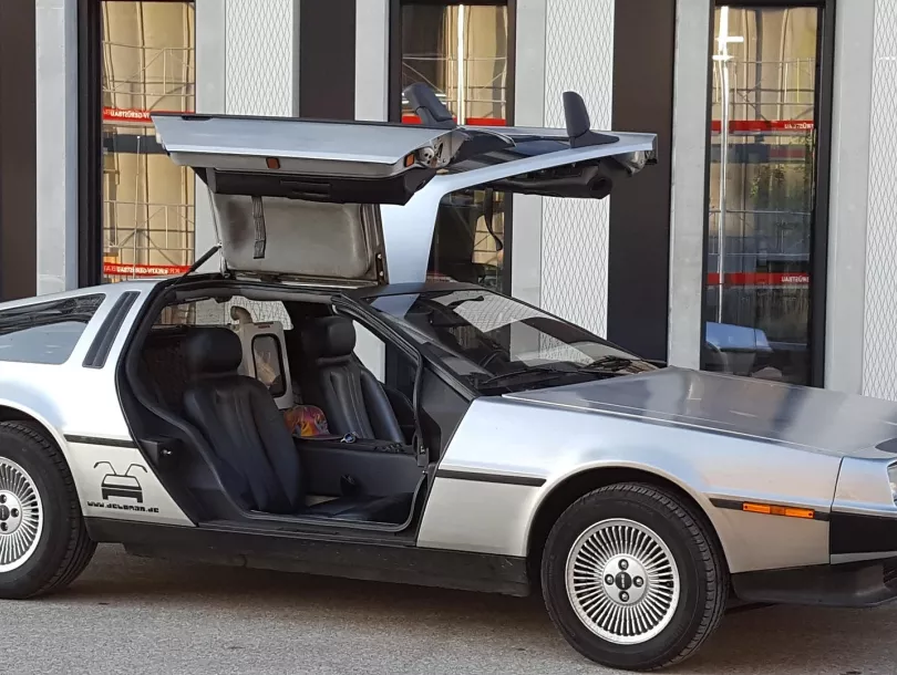 DeLorean DMC-12